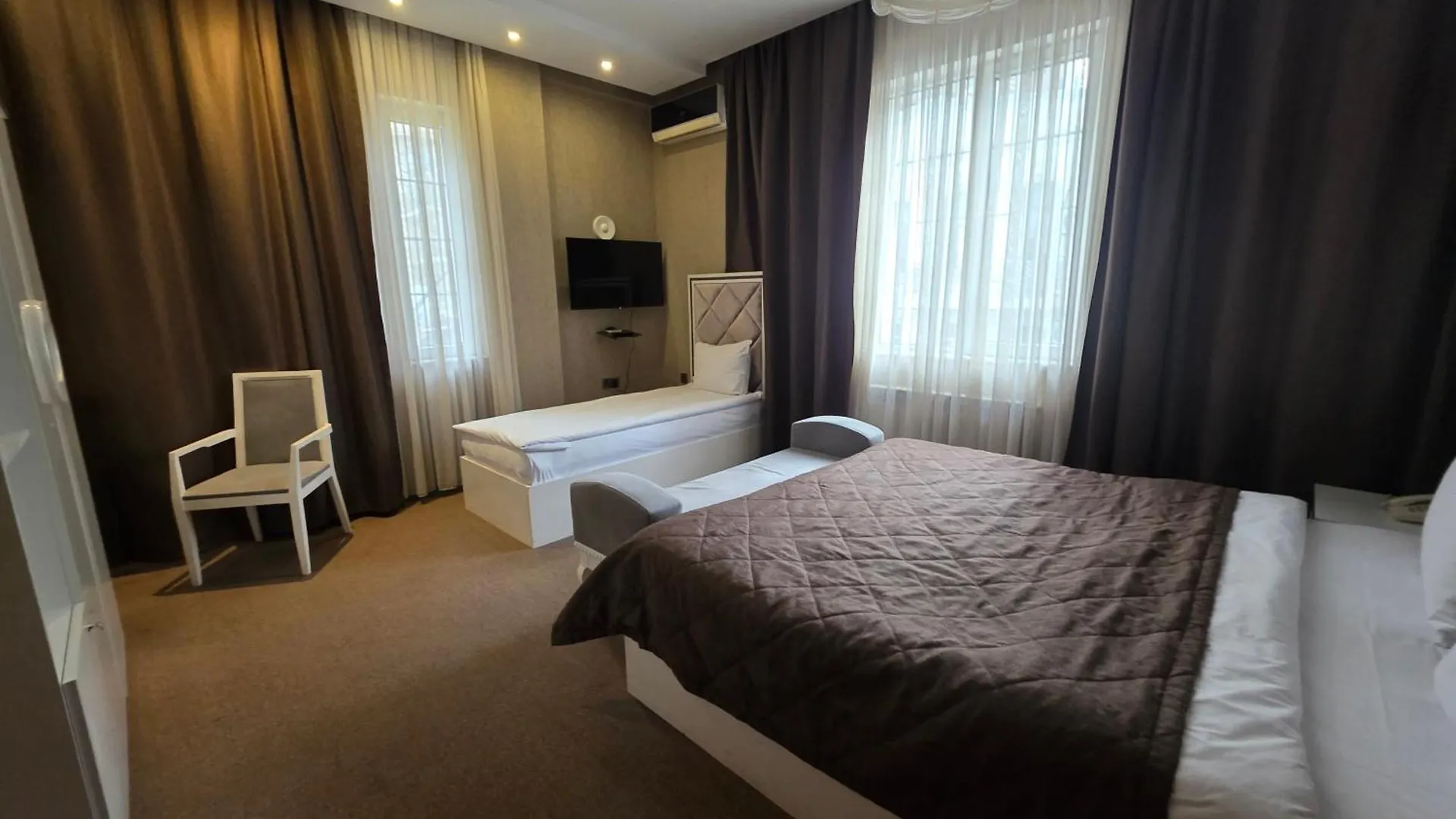 Maestro Boutique Bed & Breakfast Baku 0*,  Azerbaijan